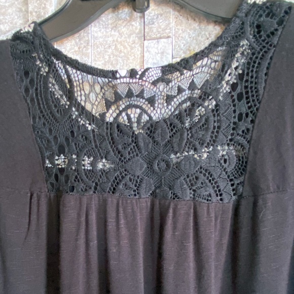 Knox Rose Sleeveless Top, Embroidered Detail - Picture 4 of 4